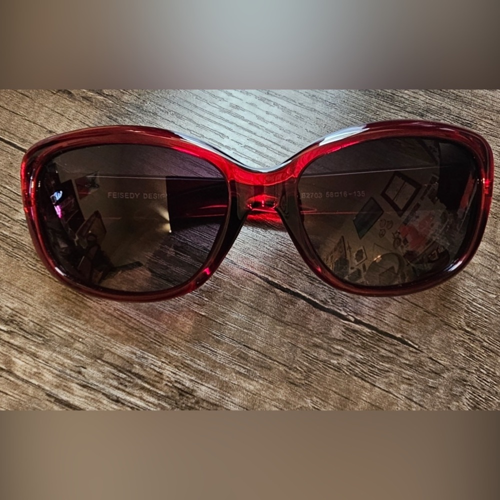 New Feisedy Designed in Italy Sunglasses.